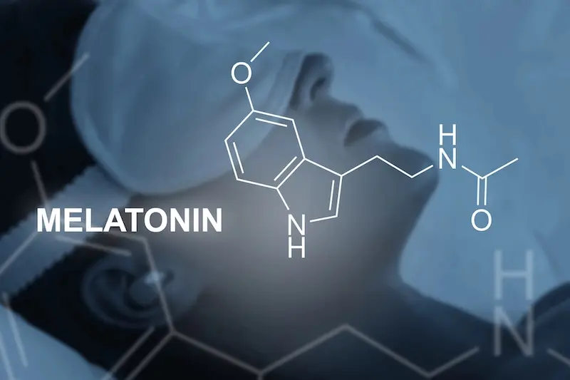 メラトニンの分子構造と、眠る人のシルエット